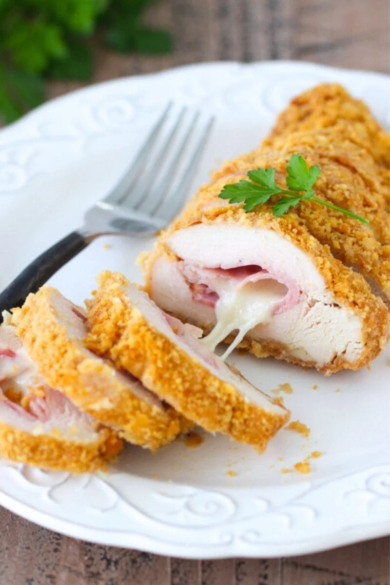 Chicken Cordon Bleu, sliced
Breaded baked chicken breast with ham and cheese stuffing