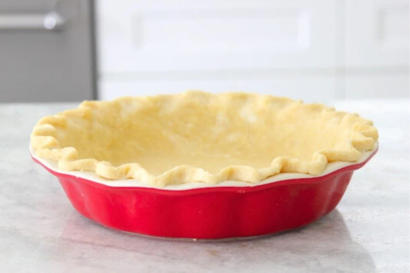 Pie crust in a pie pan